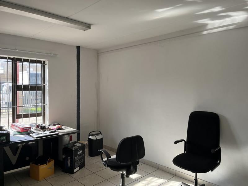 To Let commercial Property for Rent in Killarney Gardens Western Cape